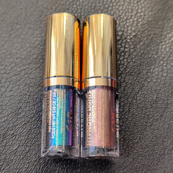 **SOLD** Milani Hypnotic Lights holographic eye toppers! Shades 01 & 05 - Picture 2 of 8